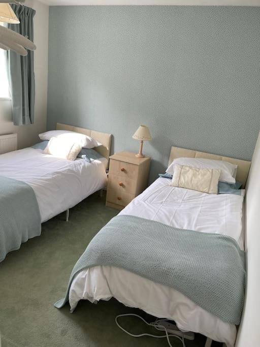 Centre Of Town House 3 Bedrooms Sleeps 5 And Infant Free Onsite Parking 2 Cars King's Lynn Exterior foto